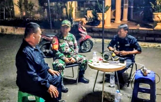 
					Siskamling Koramil 05/Kebon Jeruk Tingkatkan Kewaspadaan dan Keamanan Lingkungan