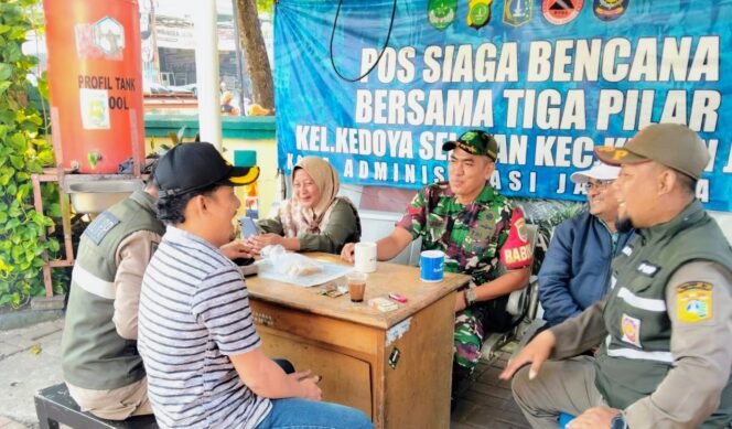 
					Komunikasi Sosial Tiga Pilar Perkuat Keamanan dan Ketertiban Kedoya Selatan