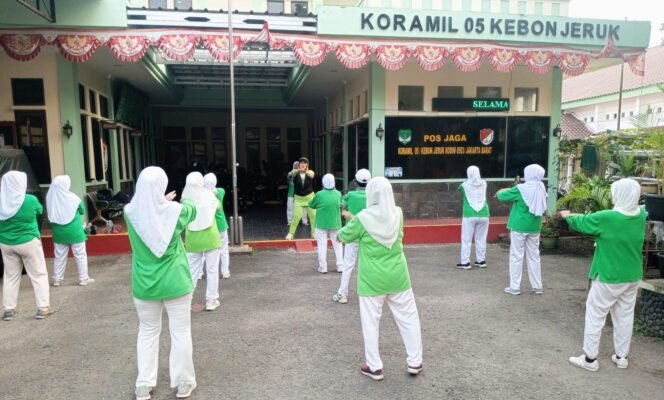 
					Senam Lansia di Koramil 05/KJ Dorong Warga Kebon Jeruk Tetap Aktif dan Sehat
