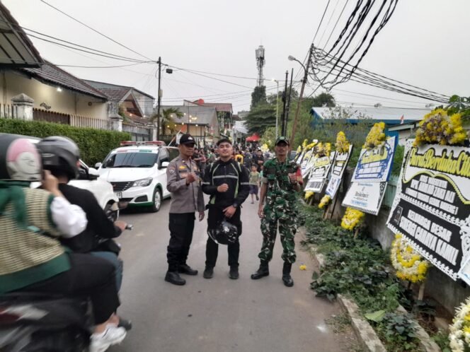 
					Relawan Kemanusiaan Wafat di NTT, Pemakaman di Kebon Jeruk Berlangsung Aman dan Kondusif