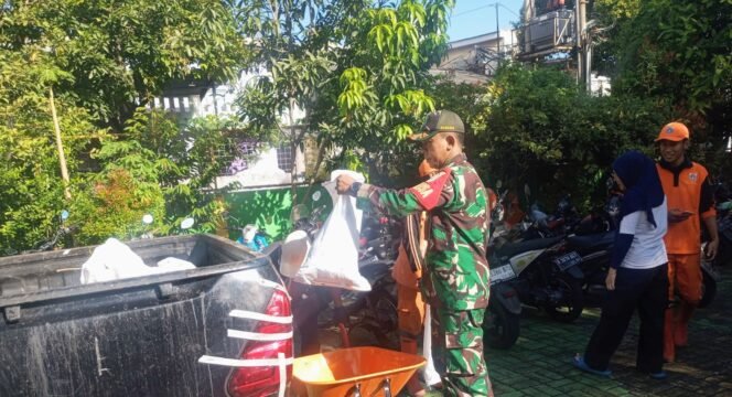 
					Darurat Sampah, Satgas Bergerak Bersihkan Jalan Daud Sukabumi Utara