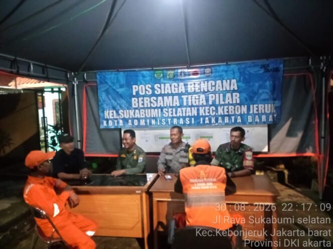 
					Siskamling Tiga Pilar Diperkuat, Koramil Kebon Jeruk Dorong Warga Waspada di Jam Rawan