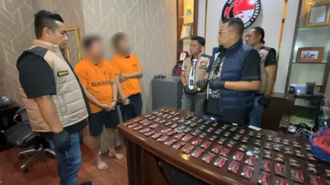 
					DJ Eks Operator Judi Online Kamboja Ditangkap Polresta Medan Saat Edarkan 100 Pod Getar