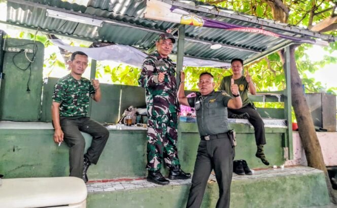 
					Koramil 05/KJ Melalui Babinsa Duri Kepa Dorong Petugas Keamanan Perkuat Kewaspadaan dan Pelayanan Warga