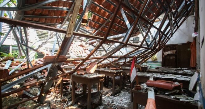 
					Renovasi SD Ambruk Dimulai, Gubernur Pramono Diminta Evaluasi Kadis Pendidikan Nahdiana yang Bikin Malu?