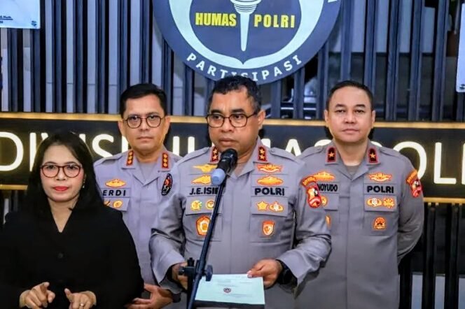 
					Polri Mutasi 199 Personel