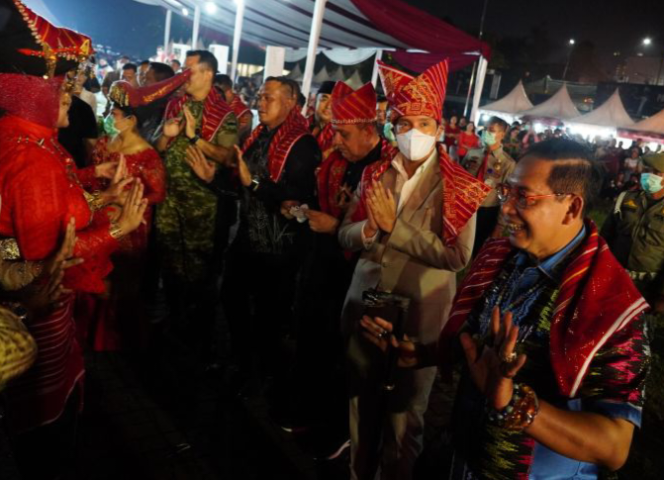
					Merdang Merdem 2026: Rico Waas Ingatkan Persatuan, Ajak Warga Doakan Kabut Asap Segera Surut