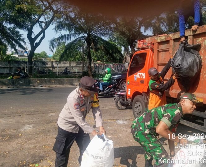
					Satgas Sampah Koramil 05/KJ Tangani Darurat Sampah di Sukabumi Utara