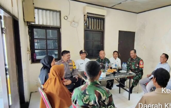 
					Komunikasi Sosial Koramil 05/Kebun Jeruk Bersama 3 Pilar Perkuat Sinergi Jaga Kondusivitas