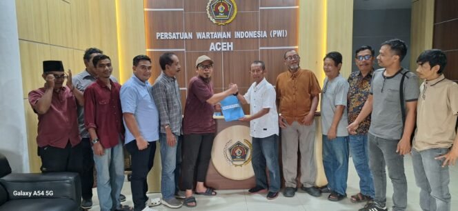 
					Sayuti Achmad Ambil Formulir Bakal Calon Ketua PWI Aceh 2026-2031