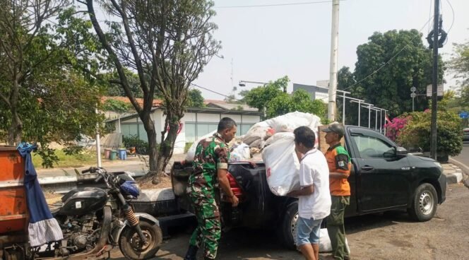 
					Satgas Sampah Kodim 0503/JB Bergerak Tangani Darurat Sampah di Kebon Jeruk