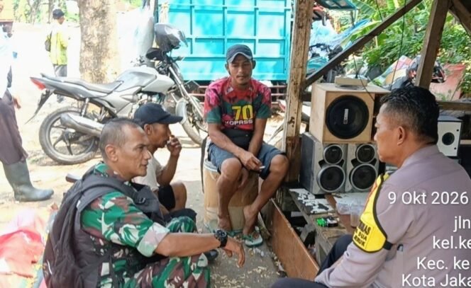 
					Babinsa Koramil 05/KJ Perkuat Komunikasi Sosial Ajak Masyarakat Jaga Keamanan dan Kerukunan Wilayah