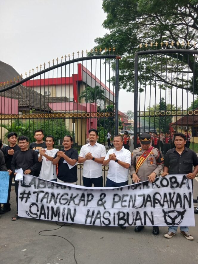
					Geruduk Polda Sumut, AMPD Sumut : Labura Darurat Narkoba, Tangkap Proses Saimin Harahap