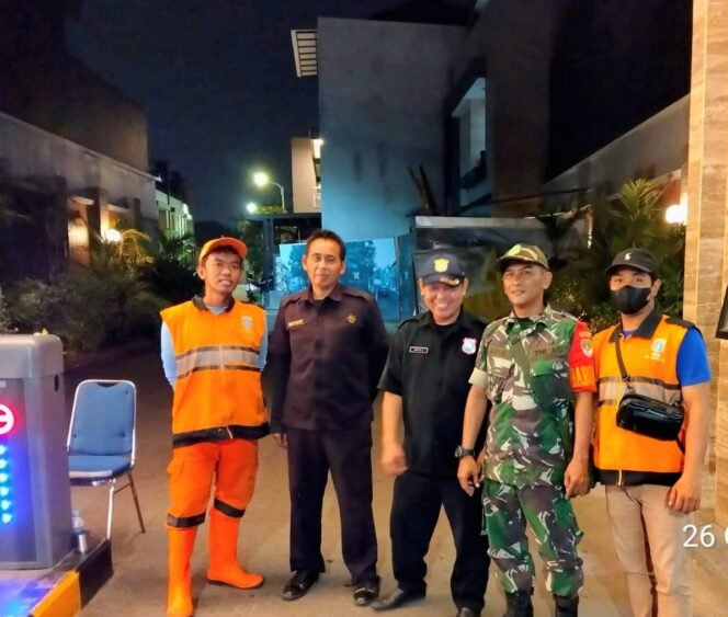 
					Koramil 05/Kebon Jeruk Gelar Patroli Malam, Antisipasi Tawuran, Geng Motor, dan Balap Liar