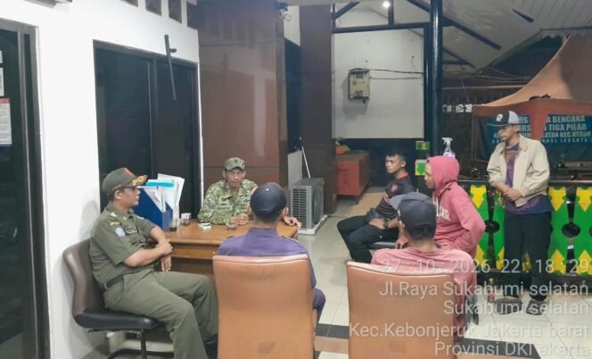 
					Koramil 05/Kebun Jeruk Bersama Babinsa Sukabumi Selatan Perkuat Kamtibmas