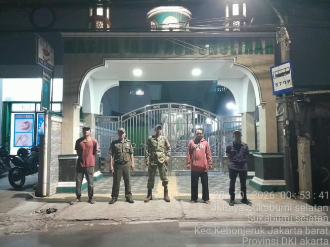 
					Koramil 05/Kebun Jeruk Gelar Patroli Malam Antisipasi Tawuran, Geng Motor Dan Sisir Titik Rawan