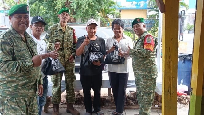 
					Koramil 05/Kebun Jeruk Gelar Jaga Jakarta On The Spot, Perkuat Silaturahmi Dan Salurkan Sembako