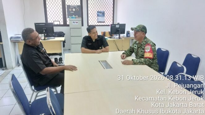 
					Babinsa Koramil 05/Kebun Jeruk Perkuat Komunikasi Sosial Bersama Chip Security MNCTV Perkuat Keamanan Lingkungan Kerja